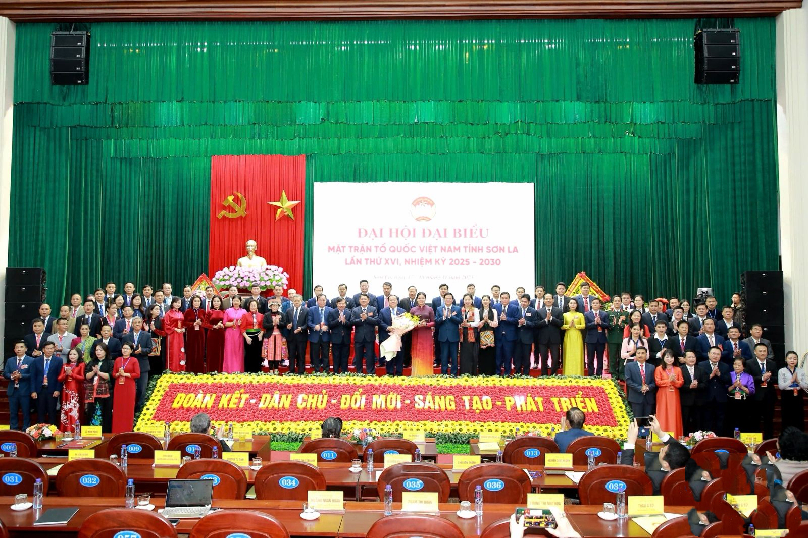 Đoàn đại biểu dự Đại hội đại biểu toàn quốc MTTQ Việt Nam ra mắt Đại hội