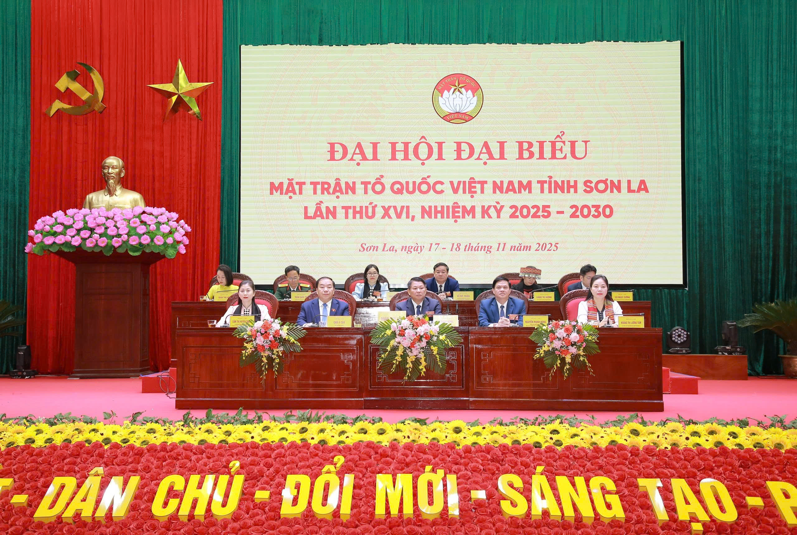 NÂNG CAO VAI TRÒ NÒNG CỐT CHÍNH TRỊ, PHÁT HUY SỨC MẠNH ĐẠI ĐOÀN KẾT TOÀN DÂN TỘC, THỰC HIỆN DÂN CHỦ, ĐỔI MỚI NỘI DUNG, PHƯƠNG THỨC HOẠT ĐỘNG GẮN VỚI CHUYỂN ĐỔI SỐ; CHUNG SỨC XÂY DỰNG TỈNH SƠN LA  PHÁT TRIỂN XANH, NHANH, BỀN VỮNG