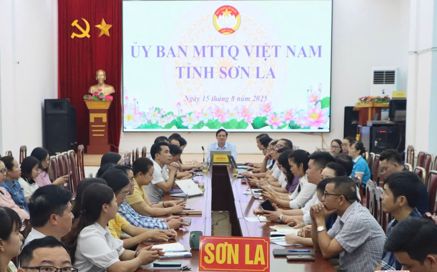Triển khai thí điểm nền tảng "Mặt trận số" và tập huấn "Ứng dụng AI trong công tác Mặt trận Tổ quốc các cấp"