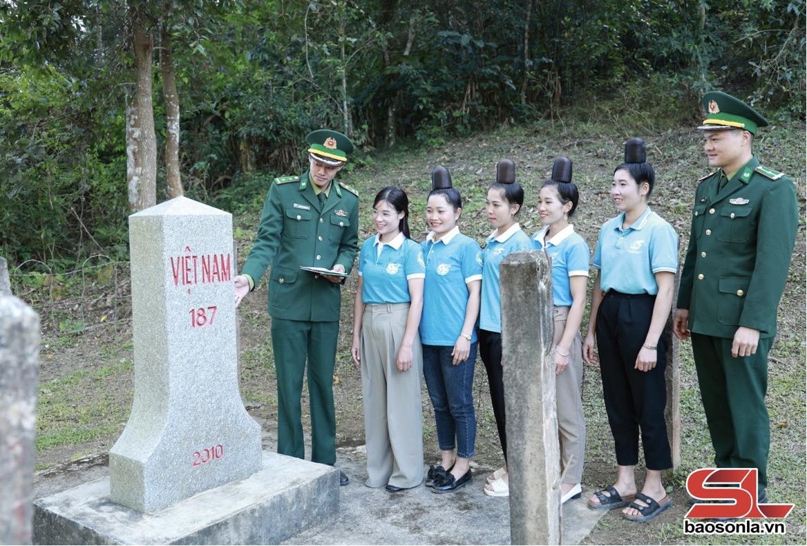 Ứng dụng công nghệ số và đồng hành cùng phụ nữ biên cương