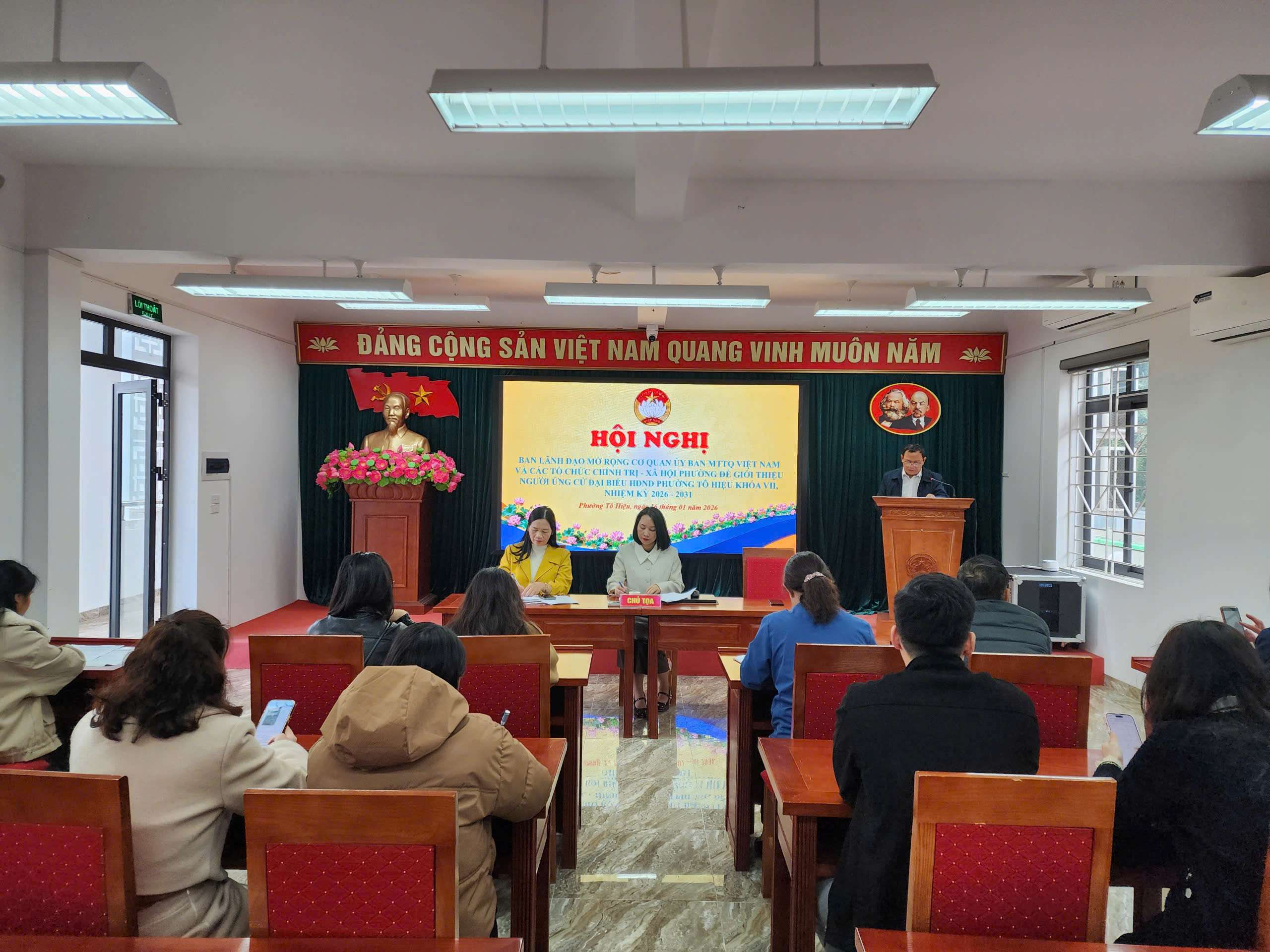 Hội nghị ban lãnh đạo mở rộng  thảo luận, giới thiệu người ứng cử đại biểu Hội đồng nhân dân phường khoá VII