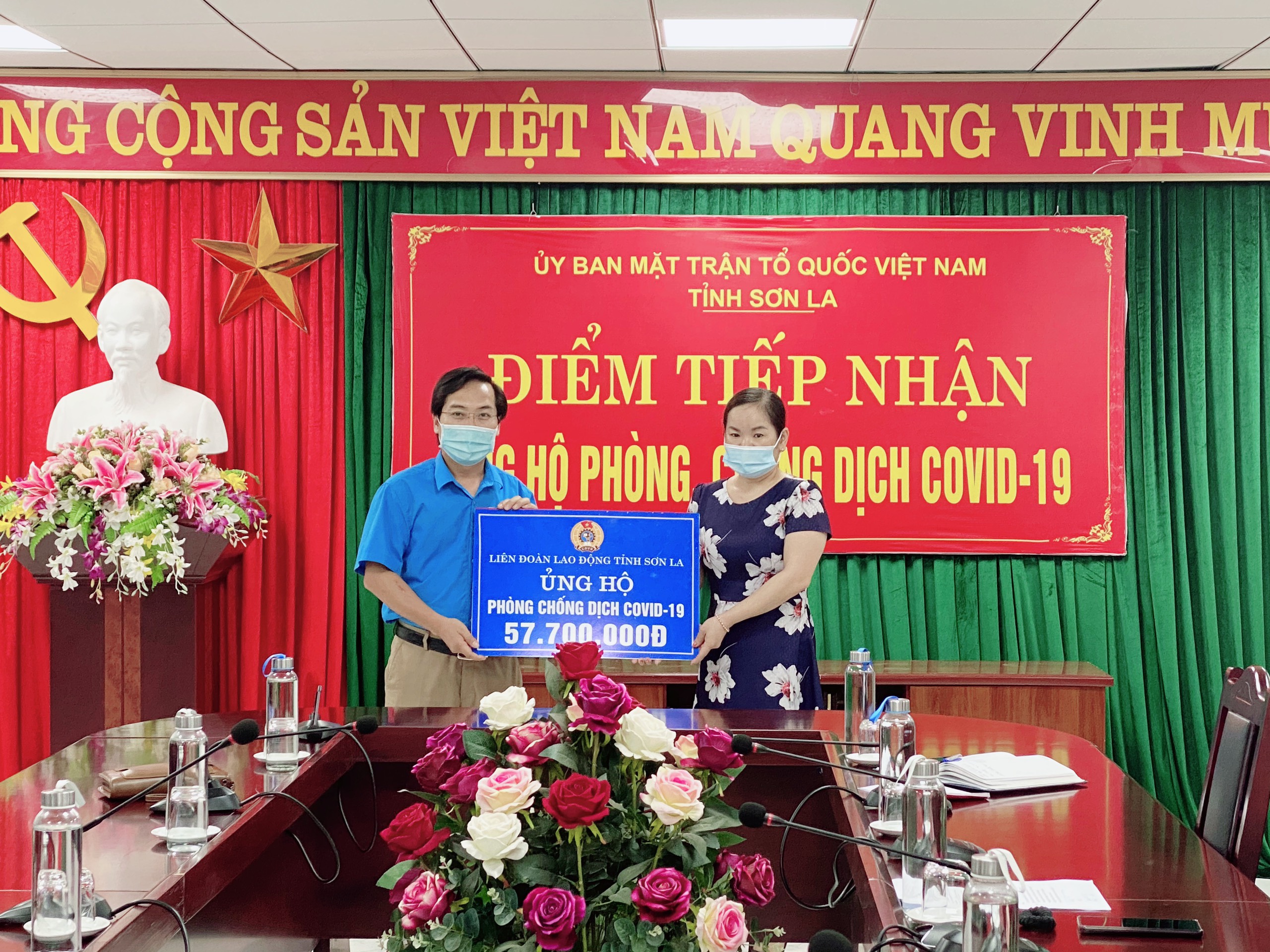 Liên đoàn Lao động tỉnh ủng hộ phòng, chống Covid-19