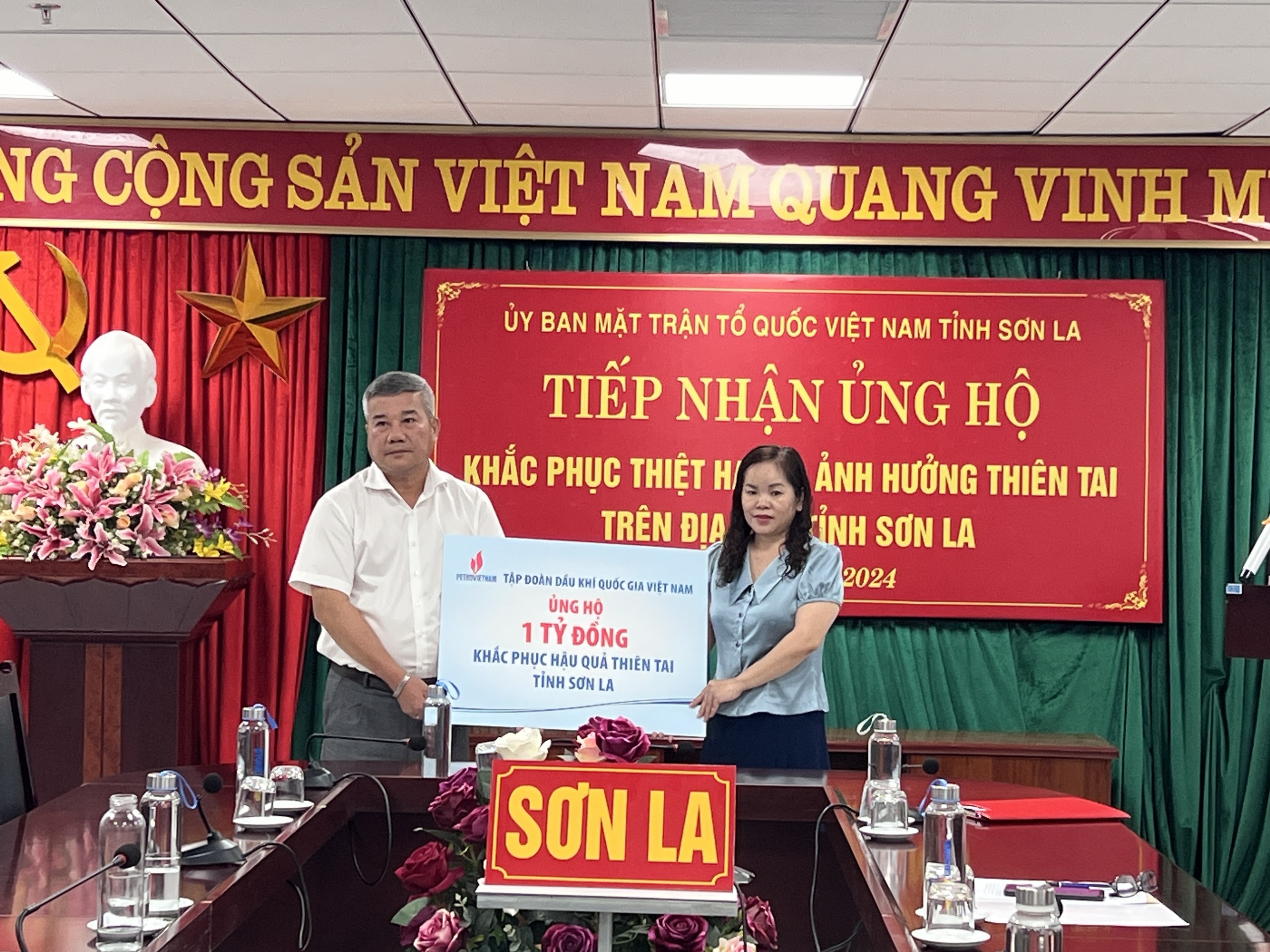 Tập đoàn Dầu khí Việt Nam ủng hộ khắc phục thiệt hại do ảnh hưởng thiên tai trên địa bàn tỉnh Sơn La