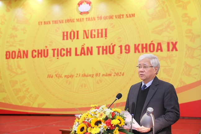 Chủ tịch MTTQ Việt Nam Đỗ Văn Chiến tiếp xúc cử tri tại Nghệ An